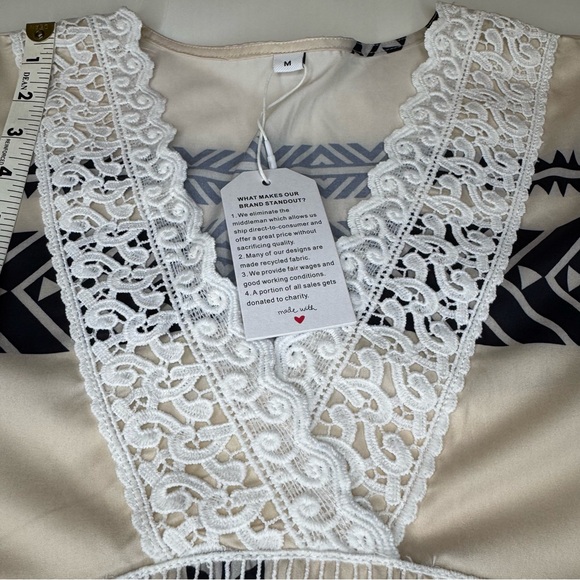 NWT Boho Cream and Black Dress with Lace Details V-neck Long Bell Sleeve SzM - Picture 14 of 16